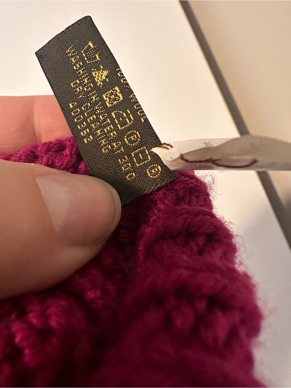 Louis Vuitton Raspberry Pink Wool Cable Knit Mittens LV Logo Winter Gloves - Picture 5 of 7